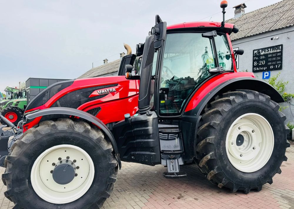 Valtra T154 - Traktor: slika Valtra T154 - Traktor Valtra T154 - Traktor: slika Valtra T154 - Traktor