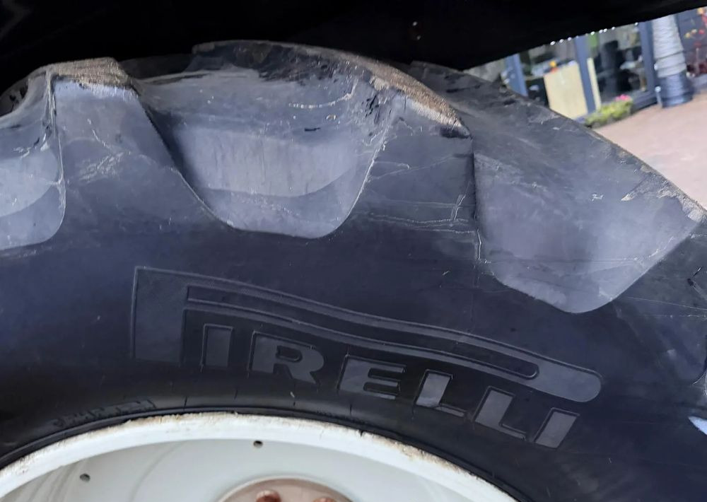 Zakup  Valtra T174 Versu Valtra T174 Versu: slika Zakup  Valtra T174 Versu Valtra T174 Versu