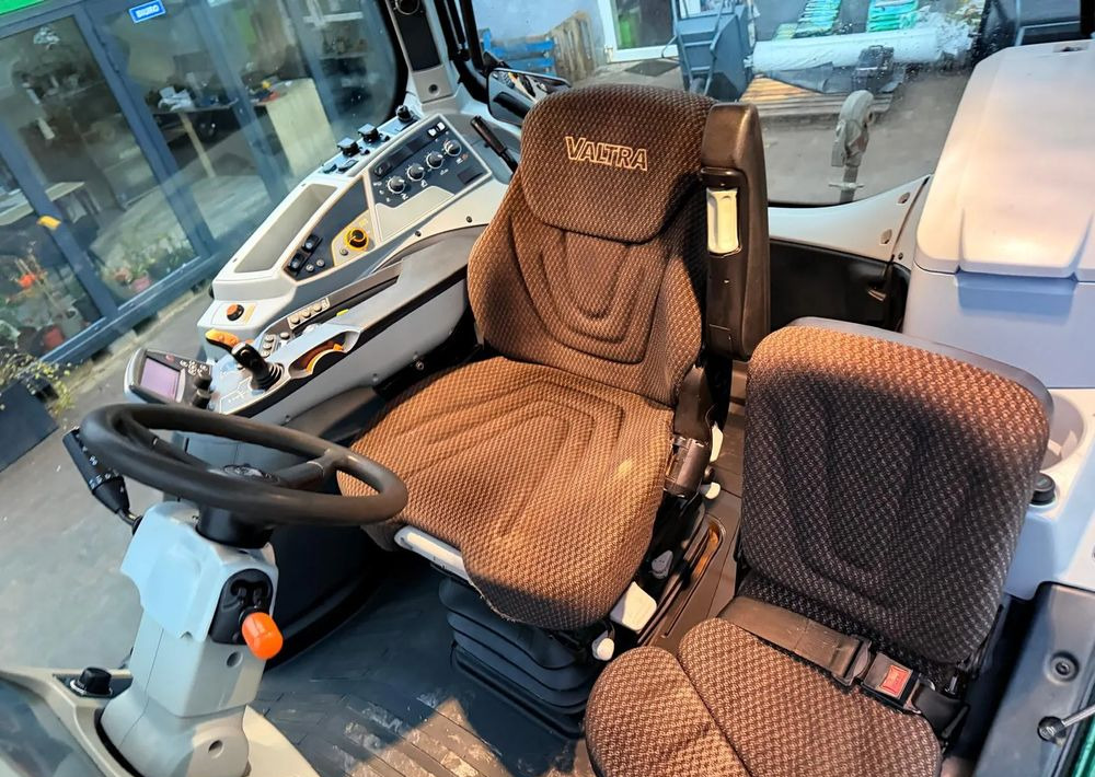 Zakup  Valtra T174 Versu Valtra T174 Versu: slika Zakup  Valtra T174 Versu Valtra T174 Versu