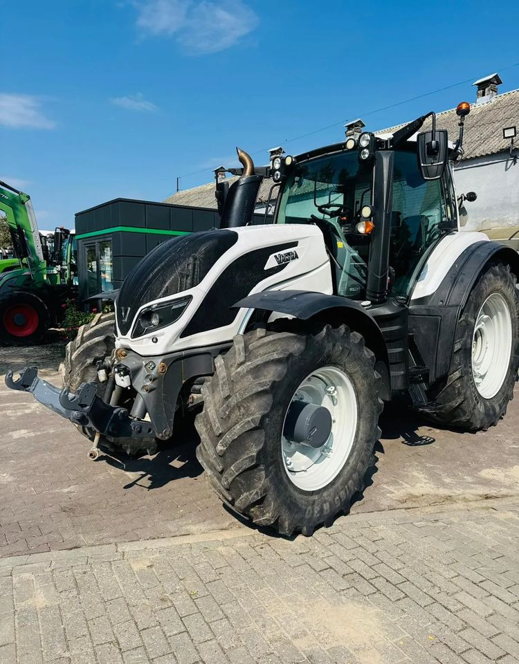 Valtra T254 Versu - Traktor: slika Valtra T254 Versu - Traktor Valtra T254 Versu - Traktor: slika Valtra T254 Versu - Traktor