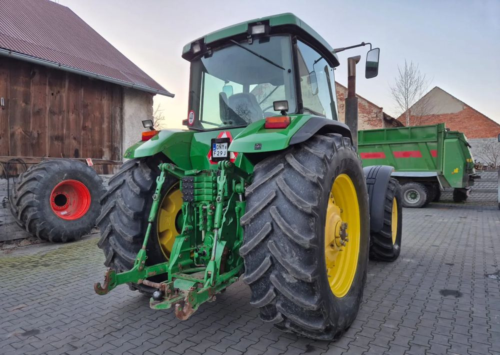 John Deere 8310 - Traktor: slika John Deere 8310 - Traktor John Deere 8310 - Traktor: slika John Deere 8310 - Traktor