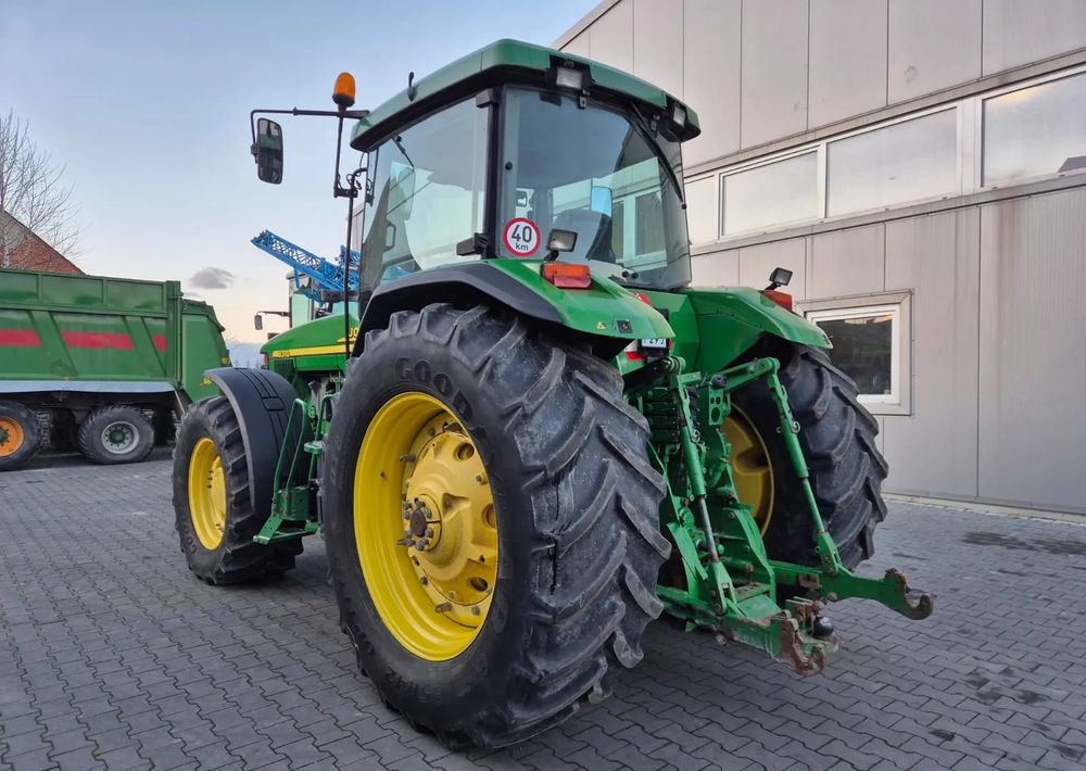 John Deere 8310 - Traktor: slika John Deere 8310 - Traktor John Deere 8310 - Traktor: slika John Deere 8310 - Traktor