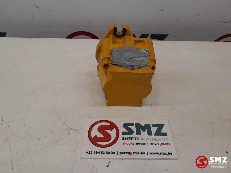 Caterpillar Auxiliary gear pump Caterpillar - Hidraulična pumpa za Oprema za rukovanje materijalima: slika Caterpillar Auxiliary gear pump Caterpillar - Hidraulična pumpa za Oprema za rukovanje materijalima Caterpillar Auxiliary gear pump Caterpillar - Hidraulična pumpa za Oprema za rukovanje materijalima: slika Caterpillar Auxiliary gear pump Caterpillar - Hidraulična pumpa za Oprema za rukovanje materijalima