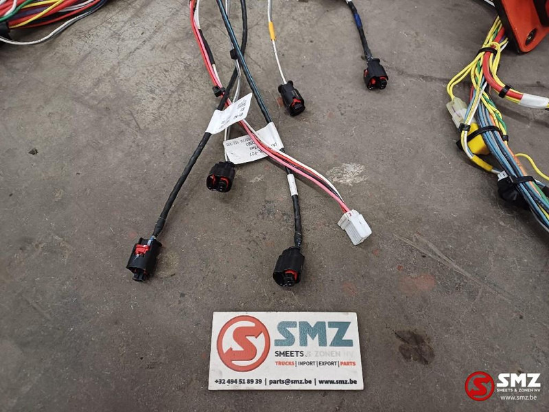 Caterpillar Cabin wire harness Caterpillar - Kabeli/ Ožičenje za Kamion: slika Caterpillar Cabin wire harness Caterpillar - Kabeli/ Ožičenje za Kamion Caterpillar Cabin wire harness Caterpillar - Kabeli/ Ožičenje za Kamion: slika Caterpillar Cabin wire harness Caterpillar - Kabeli/ Ožičenje za Kamion