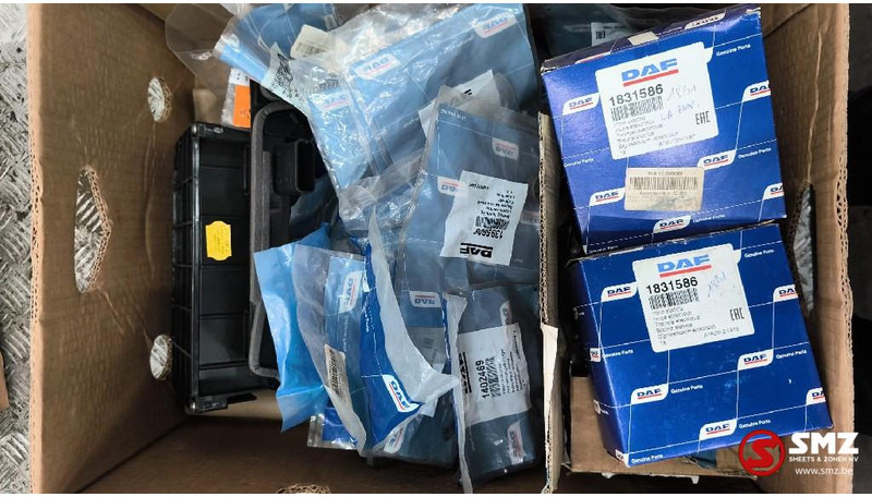 DAF Lot onderdelen DAF - Motor i dijelovi za Kamion: slika DAF Lot onderdelen DAF - Motor i dijelovi za Kamion DAF Lot onderdelen DAF - Motor i dijelovi za Kamion: slika DAF Lot onderdelen DAF - Motor i dijelovi za Kamion