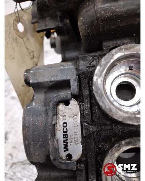 DAF Occ Abs asmodulator Wabco DAF - Kočioni ventil za Kamion: slika DAF Occ Abs asmodulator Wabco DAF - Kočioni ventil za Kamion DAF Occ Abs asmodulator Wabco DAF - Kočioni ventil za Kamion: slika DAF Occ Abs asmodulator Wabco DAF - Kočioni ventil za Kamion