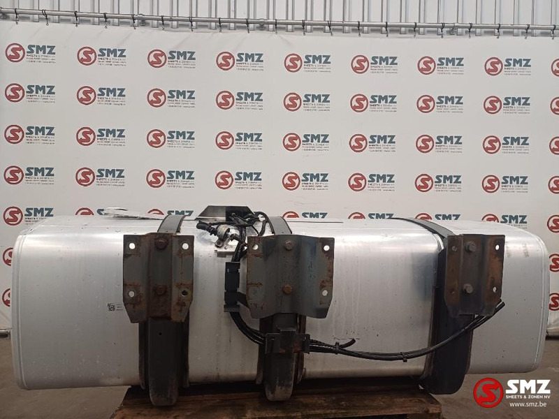 DAF Occ brandstoftank met steunen 750L DAF - Spremnik goriva za Kamion: slika DAF Occ brandstoftank met steunen 750L DAF - Spremnik goriva za Kamion DAF Occ brandstoftank met steunen 750L DAF - Spremnik goriva za Kamion: slika DAF Occ brandstoftank met steunen 750L DAF - Spremnik goriva za Kamion