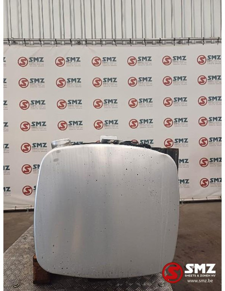 DAF Occ brandstoftank met steunen 750L DAF - Spremnik goriva za Kamion: slika DAF Occ brandstoftank met steunen 750L DAF - Spremnik goriva za Kamion DAF Occ brandstoftank met steunen 750L DAF - Spremnik goriva za Kamion: slika DAF Occ brandstoftank met steunen 750L DAF - Spremnik goriva za Kamion