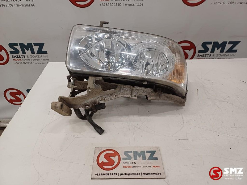 DAF Occ koplamp rechts + koplampsteun DAF - Prednja svjetla za Kamion: slika DAF Occ koplamp rechts + koplampsteun DAF - Prednja svjetla za Kamion DAF Occ koplamp rechts + koplampsteun DAF - Prednja svjetla za Kamion: slika DAF Occ koplamp rechts + koplampsteun DAF - Prednja svjetla za Kamion