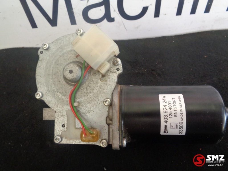 DAF Occ ruitenwissermotor DAF XF CF - Brisač za Kamion: slika DAF Occ ruitenwissermotor DAF XF CF - Brisač za Kamion DAF Occ ruitenwissermotor DAF XF CF - Brisač za Kamion: slika DAF Occ ruitenwissermotor DAF XF CF - Brisač za Kamion