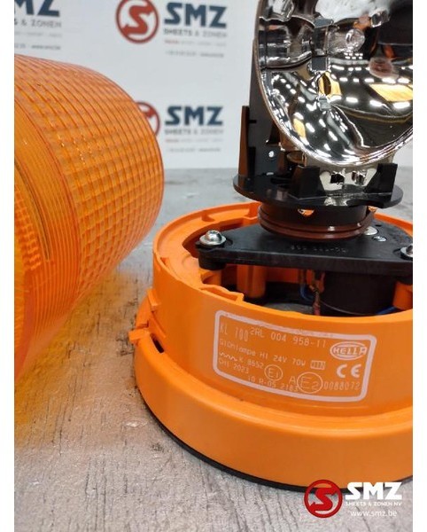 Diversen Occ zwaailamp Hella KL700 24V 70W - Svjetla/ Rasvjeta za Kamion: slika Diversen Occ zwaailamp Hella KL700 24V 70W - Svjetla/ Rasvjeta za Kamion Diversen Occ zwaailamp Hella KL700 24V 70W - Svjetla/ Rasvjeta za Kamion: slika Diversen Occ zwaailamp Hella KL700 24V 70W - Svjetla/ Rasvjeta za Kamion