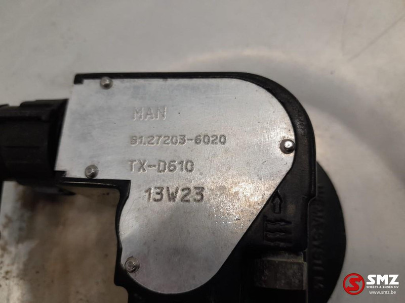 MAN Occ brandstoftank 600L + brandstofniveausensor MAN - Spremnik goriva za Kamion: slika MAN Occ brandstoftank 600L + brandstofniveausensor MAN - Spremnik goriva za Kamion MAN Occ brandstoftank 600L + brandstofniveausensor MAN - Spremnik goriva za Kamion: slika MAN Occ brandstoftank 600L + brandstofniveausensor MAN - Spremnik goriva za Kamion