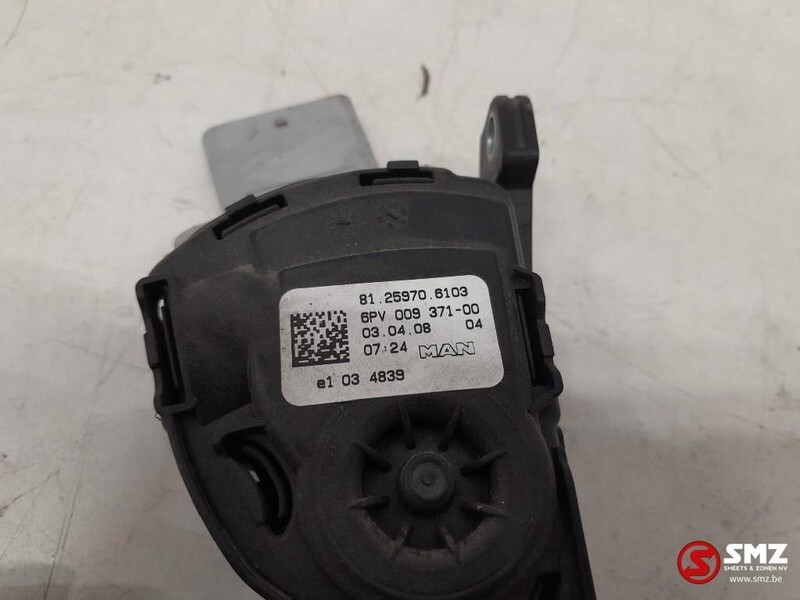 MAN Occ gaspedaal + sensor MAN TGX 81259706103 - Kabina i unutrašnjost za Kamion: slika MAN Occ gaspedaal + sensor MAN TGX 81259706103 - Kabina i unutrašnjost za Kamion MAN Occ gaspedaal + sensor MAN TGX 81259706103 - Kabina i unutrašnjost za Kamion: slika MAN Occ gaspedaal + sensor MAN TGX 81259706103 - Kabina i unutrašnjost za Kamion