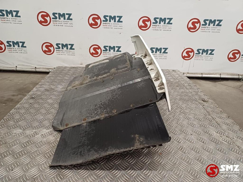 MAN Occ spatbord vooraan rechts MAN - Karoserija i eksterijer za Kamion: slika MAN Occ spatbord vooraan rechts MAN - Karoserija i eksterijer za Kamion MAN Occ spatbord vooraan rechts MAN - Karoserija i eksterijer za Kamion: slika MAN Occ spatbord vooraan rechts MAN - Karoserija i eksterijer za Kamion