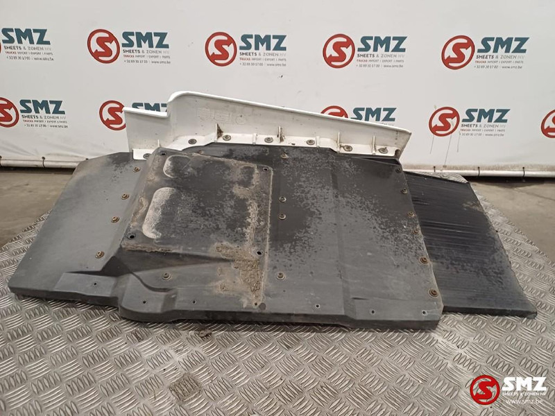 MAN Occ spatbord vooraan rechts MAN - Karoserija i eksterijer za Kamion: slika MAN Occ spatbord vooraan rechts MAN - Karoserija i eksterijer za Kamion MAN Occ spatbord vooraan rechts MAN - Karoserija i eksterijer za Kamion: slika MAN Occ spatbord vooraan rechts MAN - Karoserija i eksterijer za Kamion