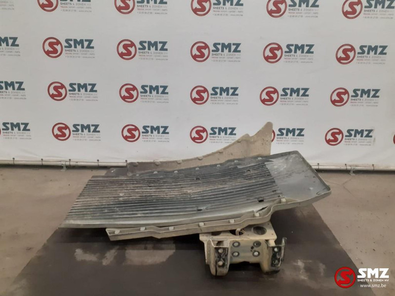 MAN Occ spatbord vooraan rechts + spatbordhouder MAN - Karoserija i eksterijer za Kamion: slika MAN Occ spatbord vooraan rechts + spatbordhouder MAN - Karoserija i eksterijer za Kamion MAN Occ spatbord vooraan rechts + spatbordhouder MAN - Karoserija i eksterijer za Kamion: slika MAN Occ spatbord vooraan rechts + spatbordhouder MAN - Karoserija i eksterijer za Kamion