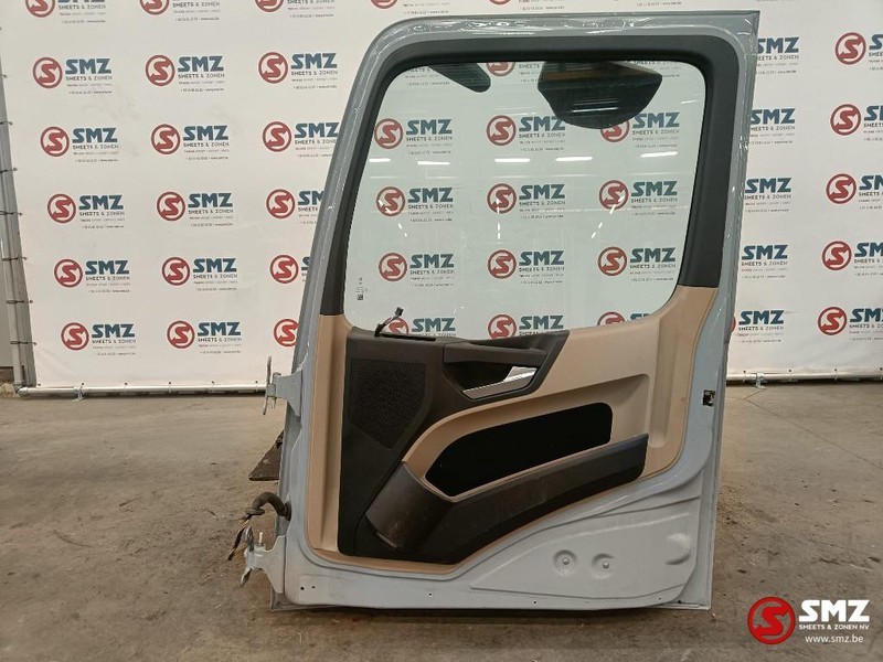 Mercedes-Benz Occ Deur rechts Actros MP4 - Vrata i dijelovi za Kamion: slika Mercedes-Benz Occ Deur rechts Actros MP4 - Vrata i dijelovi za Kamion Mercedes-Benz Occ Deur rechts Actros MP4 - Vrata i dijelovi za Kamion: slika Mercedes-Benz Occ Deur rechts Actros MP4 - Vrata i dijelovi za Kamion