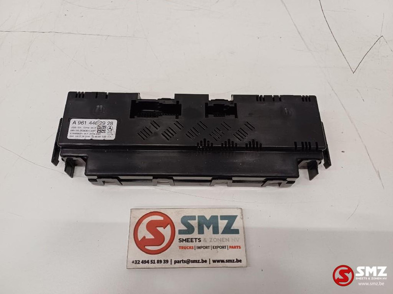 Mercedes-Benz Occ ECU besturingseenheid Mercedes - Upravljačka jedinica (ECU) za Kamion: slika Mercedes-Benz Occ ECU besturingseenheid Mercedes - Upravljačka jedinica (ECU) za Kamion Mercedes-Benz Occ ECU besturingseenheid Mercedes - Upravljačka jedinica (ECU) za Kamion: slika Mercedes-Benz Occ ECU besturingseenheid Mercedes - Upravljačka jedinica (ECU) za Kamion