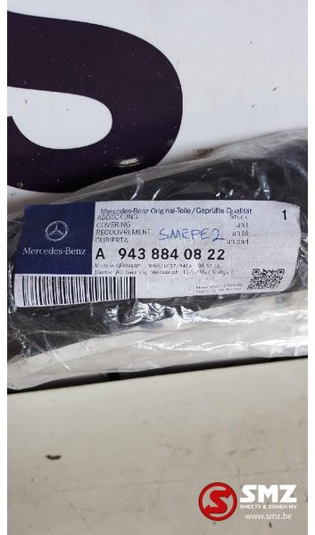 Mercedes-Benz Occ Spatbord cover achter rechts Actros - Karoserija i eksterijer za Kamion: slika Mercedes-Benz Occ Spatbord cover achter rechts Actros - Karoserija i eksterijer za Kamion Mercedes-Benz Occ Spatbord cover achter rechts Actros - Karoserija i eksterijer za Kamion: slika Mercedes-Benz Occ Spatbord cover achter rechts Actros - Karoserija i eksterijer za Kamion