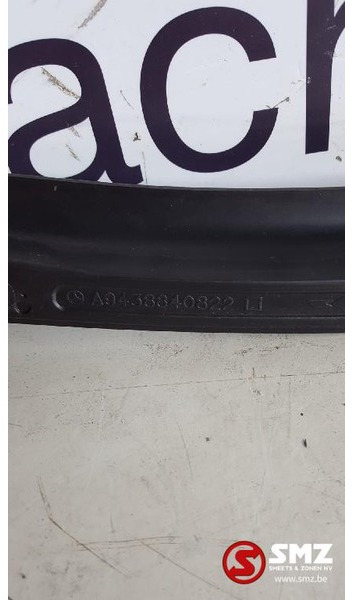 Mercedes-Benz Occ Spatbord cover achter rechts Actros - Karoserija i eksterijer za Kamion: slika Mercedes-Benz Occ Spatbord cover achter rechts Actros - Karoserija i eksterijer za Kamion Mercedes-Benz Occ Spatbord cover achter rechts Actros - Karoserija i eksterijer za Kamion: slika Mercedes-Benz Occ Spatbord cover achter rechts Actros - Karoserija i eksterijer za Kamion