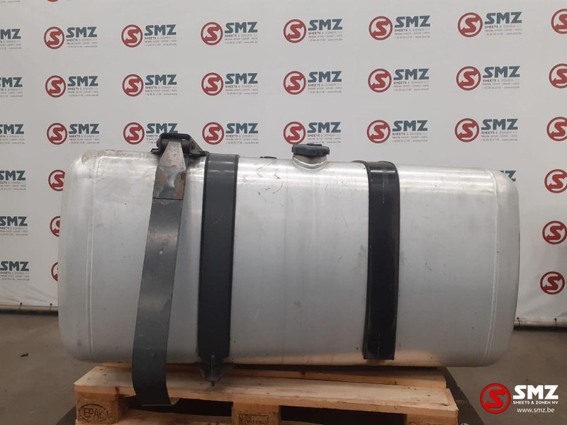 Mercedes-Benz Occ brandstoftank 570L Mercedes - Spremnik goriva za Kamion: slika Mercedes-Benz Occ brandstoftank 570L Mercedes - Spremnik goriva za Kamion Mercedes-Benz Occ brandstoftank 570L Mercedes - Spremnik goriva za Kamion: slika Mercedes-Benz Occ brandstoftank 570L Mercedes - Spremnik goriva za Kamion