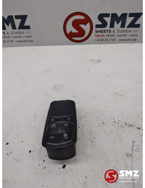 Mercedes-Benz Occ deurbedieningspaneel passagierszijde Mercedes - Električni sustav za Kamion: slika Mercedes-Benz Occ deurbedieningspaneel passagierszijde Mercedes - Električni sustav za Kamion Mercedes-Benz Occ deurbedieningspaneel passagierszijde Mercedes - Električni sustav za Kamion: slika Mercedes-Benz Occ deurbedieningspaneel passagierszijde Mercedes - Električni sustav za Kamion