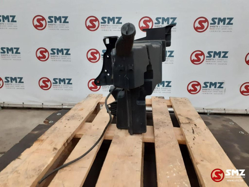 Mercedes-Benz Occ ruitensproeierreservoir Mercedes - Brisač za Kamion: slika Mercedes-Benz Occ ruitensproeierreservoir Mercedes - Brisač za Kamion Mercedes-Benz Occ ruitensproeierreservoir Mercedes - Brisač za Kamion: slika Mercedes-Benz Occ ruitensproeierreservoir Mercedes - Brisač za Kamion