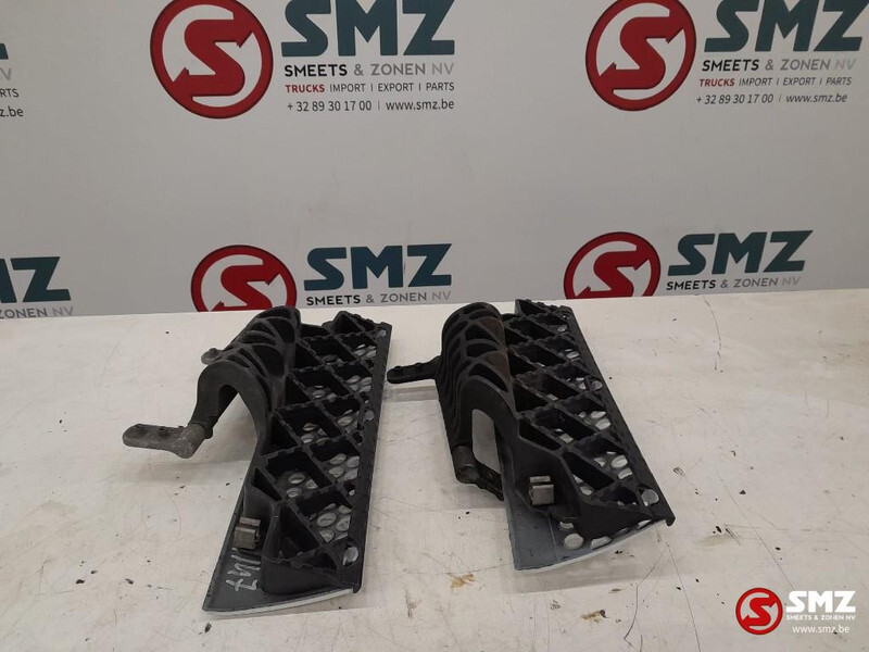 Mercedes-Benz Occ set radiatorgrille + opstap links en rechts Me - Rešetka za Kamion: slika Mercedes-Benz Occ set radiatorgrille + opstap links en rechts Me - Rešetka za Kamion Mercedes-Benz Occ set radiatorgrille + opstap links en rechts Me - Rešetka za Kamion: slika Mercedes-Benz Occ set radiatorgrille + opstap links en rechts Me - Rešetka za Kamion