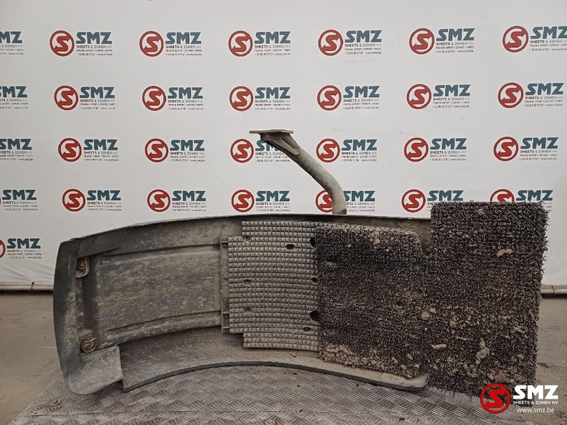 Mercedes-Benz Occ spatbord + spatbordbeugel Econic rechtsachtera - Karoserija i eksterijer za Kamion: slika Mercedes-Benz Occ spatbord + spatbordbeugel Econic rechtsachtera - Karoserija i eksterijer za Kamion Mercedes-Benz Occ spatbord + spatbordbeugel Econic rechtsachtera - Karoserija i eksterijer za Kamion: slika Mercedes-Benz Occ spatbord + spatbordbeugel Econic rechtsachtera - Karoserija i eksterijer za Kamion