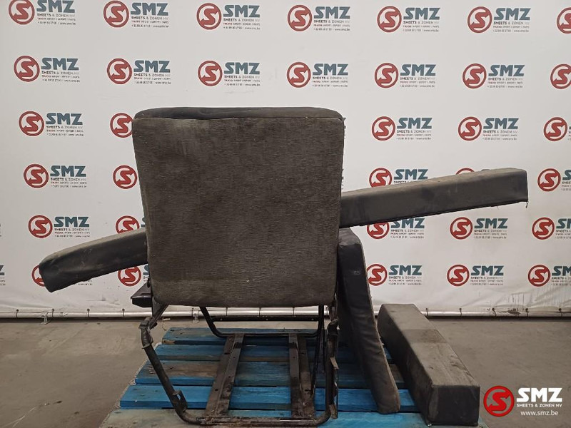 Renault Occ extra zitting Renault - Kabina i unutrašnjost za Kamion: slika Renault Occ extra zitting Renault - Kabina i unutrašnjost za Kamion Renault Occ extra zitting Renault - Kabina i unutrašnjost za Kamion: slika Renault Occ extra zitting Renault - Kabina i unutrašnjost za Kamion