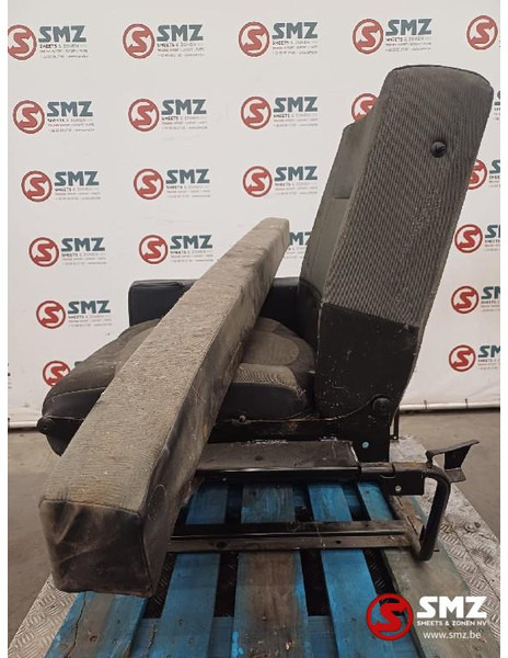 Renault Occ extra zitting Renault - Kabina i unutrašnjost za Kamion: slika Renault Occ extra zitting Renault - Kabina i unutrašnjost za Kamion Renault Occ extra zitting Renault - Kabina i unutrašnjost za Kamion: slika Renault Occ extra zitting Renault - Kabina i unutrašnjost za Kamion