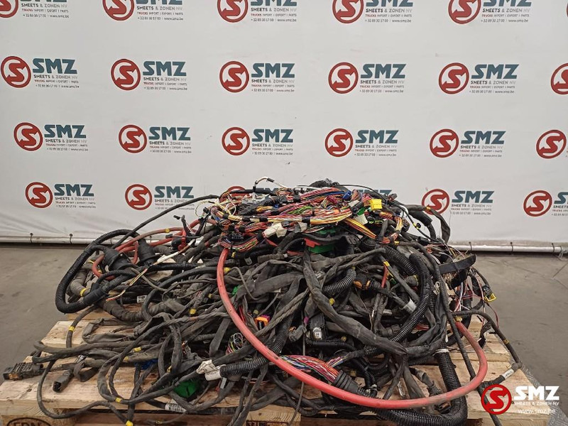 Renault Occ lot kabelbomen chassis + cabine Renault - Kabeli/ Ožičenje za Kamion: slika Renault Occ lot kabelbomen chassis + cabine Renault - Kabeli/ Ožičenje za Kamion Renault Occ lot kabelbomen chassis + cabine Renault - Kabeli/ Ožičenje za Kamion: slika Renault Occ lot kabelbomen chassis + cabine Renault - Kabeli/ Ožičenje za Kamion