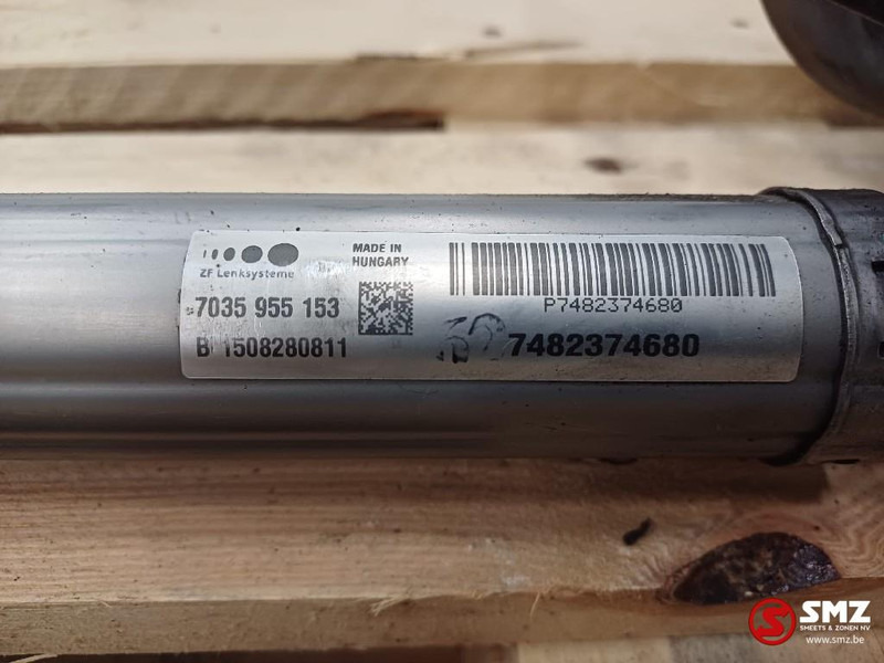 Upravljački mehanizam za Kamion Renault Occ stuurwiel + stuurkolom + stuurkolomschakelaars: slika Upravljački mehanizam za Kamion Renault Occ stuurwiel + stuurkolom + stuurkolomschakelaars