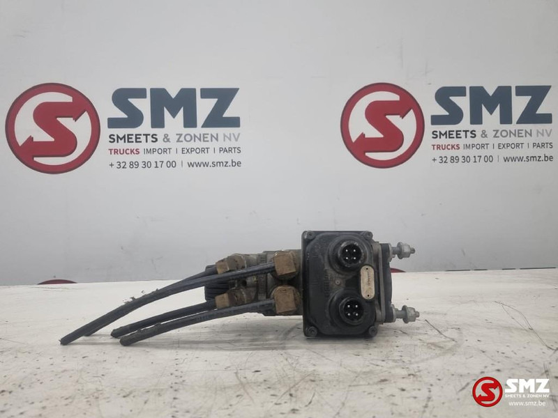 Mercedes-Benz Occ EBS hoofddrukregelende klep Mercedes - Rezervni dijelovi za Kamion: slika Mercedes-Benz Occ EBS hoofddrukregelende klep Mercedes - Rezervni dijelovi za Kamion Mercedes-Benz Occ EBS hoofddrukregelende klep Mercedes - Rezervni dijelovi za Kamion: slika Mercedes-Benz Occ EBS hoofddrukregelende klep Mercedes - Rezervni dijelovi za Kamion