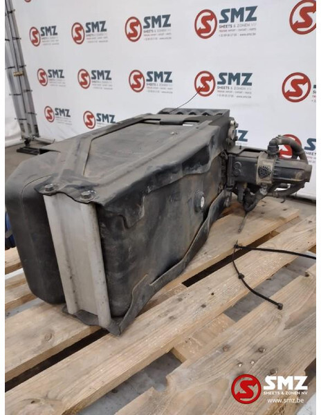 Scania Occ AdBluetank + pomp + module Scania euro6 - Sustav goriva za Kamion: slika Scania Occ AdBluetank + pomp + module Scania euro6 - Sustav goriva za Kamion Scania Occ AdBluetank + pomp + module Scania euro6 - Sustav goriva za Kamion: slika Scania Occ AdBluetank + pomp + module Scania euro6 - Sustav goriva za Kamion