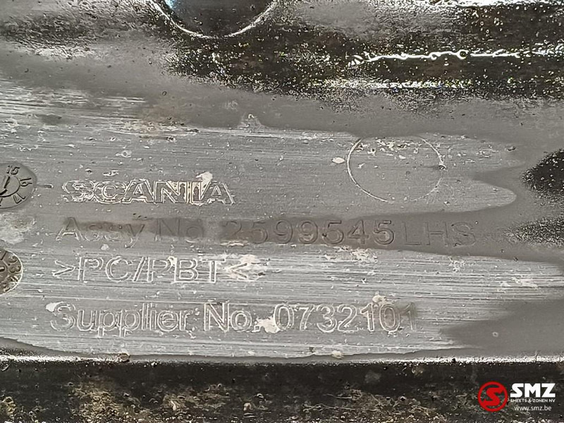 Karoserija i eksterijer za Kamion Scania Occ spatbord links vooraan Scania: slika Karoserija i eksterijer za Kamion Scania Occ spatbord links vooraan Scania