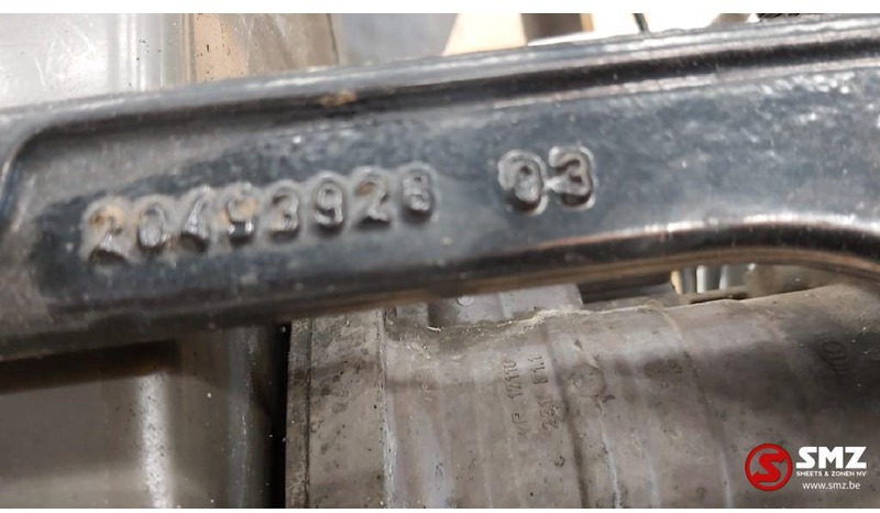 Volvo Occ Spatbordsteun met ventielen Volvo FH12 - Karoserija i eksterijer za Kamion: slika Volvo Occ Spatbordsteun met ventielen Volvo FH12 - Karoserija i eksterijer za Kamion Volvo Occ Spatbordsteun met ventielen Volvo FH12 - Karoserija i eksterijer za Kamion: slika Volvo Occ Spatbordsteun met ventielen Volvo FH12 - Karoserija i eksterijer za Kamion