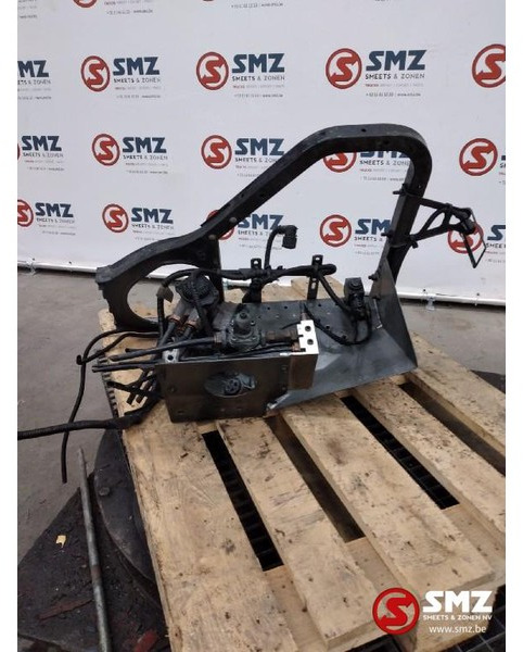 Volvo Occ Spatbordsteun met ventielen Volvo FH12 - Karoserija i eksterijer za Kamion: slika Volvo Occ Spatbordsteun met ventielen Volvo FH12 - Karoserija i eksterijer za Kamion Volvo Occ Spatbordsteun met ventielen Volvo FH12 - Karoserija i eksterijer za Kamion: slika Volvo Occ Spatbordsteun met ventielen Volvo FH12 - Karoserija i eksterijer za Kamion