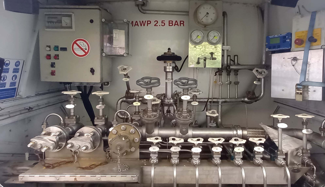 CRYOLOR Gas tank semi-trailer cryogenic used for nitrogen, argon, oxygen, LIN, LOX, LAR. - Poluprikolica cisterna: slika CRYOLOR Gas tank semi-trailer cryogenic used for nitrogen, argon, oxygen, LIN, LOX, LAR. - Poluprikolica cisterna CRYOLOR Gas tank semi-trailer cryogenic used for nitrogen, argon, oxygen, LIN, LOX, LAR. - Poluprikolica cisterna: slika CRYOLOR Gas tank semi-trailer cryogenic used for nitrogen, argon, oxygen, LIN, LOX, LAR. - Poluprikolica cisterna