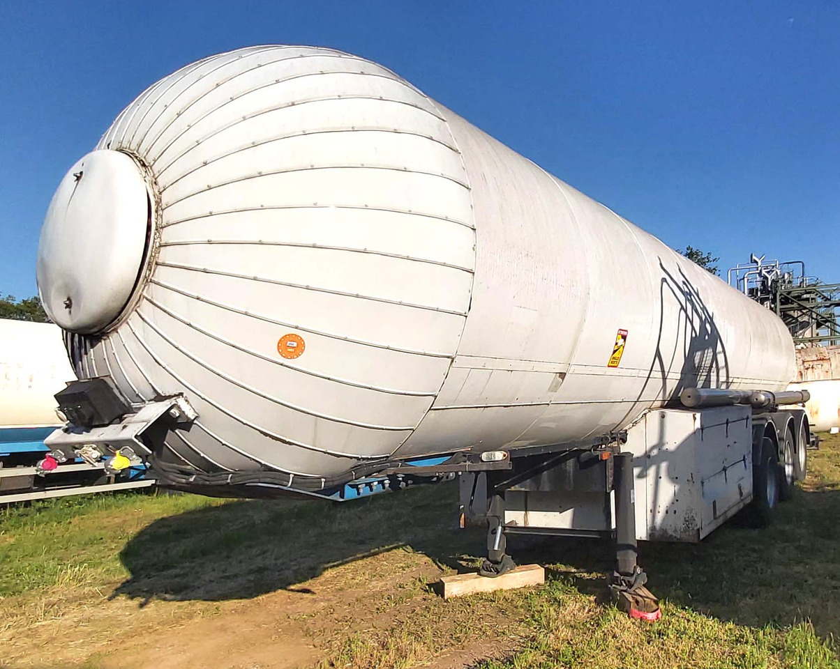 ROBINE Gas tank semi-trailer used for CO2, Carbon dioxide - Poluprikolica cisterna: slika ROBINE Gas tank semi-trailer used for CO2, Carbon dioxide - Poluprikolica cisterna ROBINE Gas tank semi-trailer used for CO2, Carbon dioxide - Poluprikolica cisterna: slika ROBINE Gas tank semi-trailer used for CO2, Carbon dioxide - Poluprikolica cisterna
