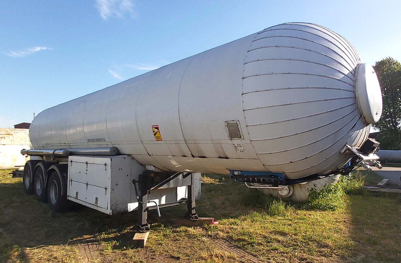 ROBINE Gas tank semi-trailer used for CO2, Carbon dioxide - Poluprikolica cisterna: slika ROBINE Gas tank semi-trailer used for CO2, Carbon dioxide - Poluprikolica cisterna ROBINE Gas tank semi-trailer used for CO2, Carbon dioxide - Poluprikolica cisterna: slika ROBINE Gas tank semi-trailer used for CO2, Carbon dioxide - Poluprikolica cisterna
