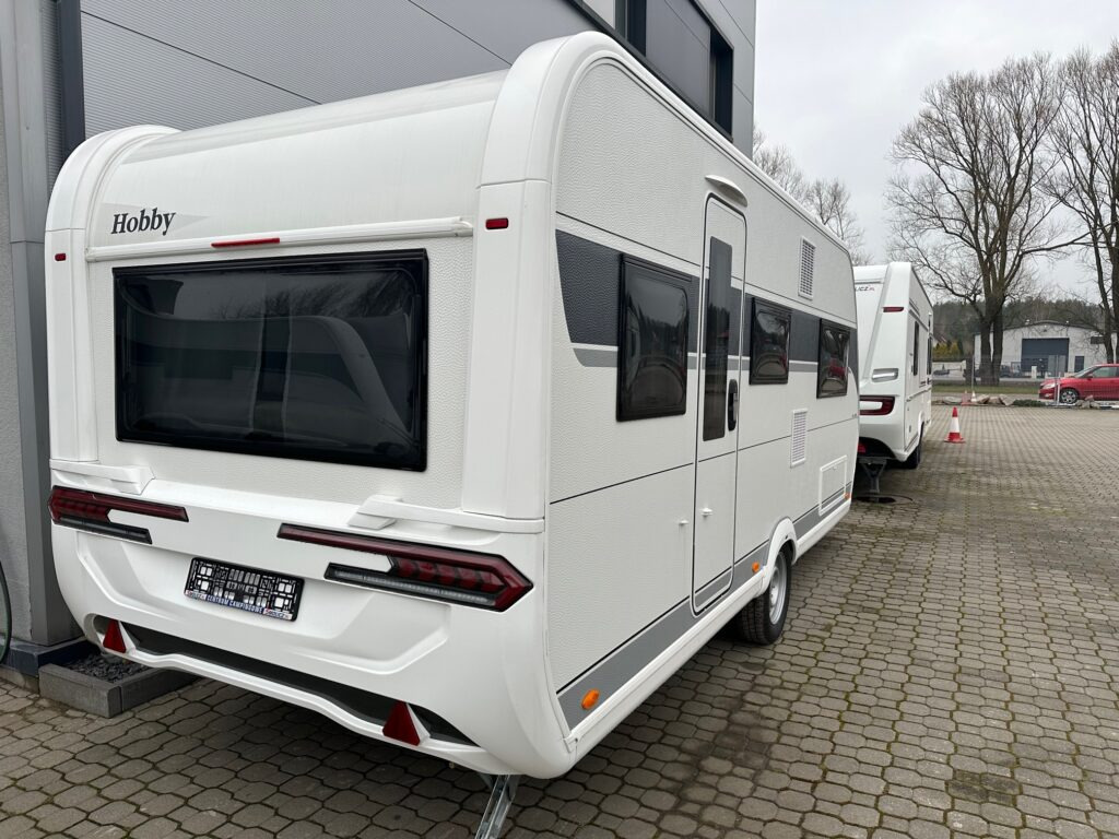 DE LUXE 495 UL 2024 - Kamp prikolica: slika DE LUXE 495 UL 2024 - Kamp prikolica DE LUXE 495 UL 2024 - Kamp prikolica: slika DE LUXE 495 UL 2024 - Kamp prikolica