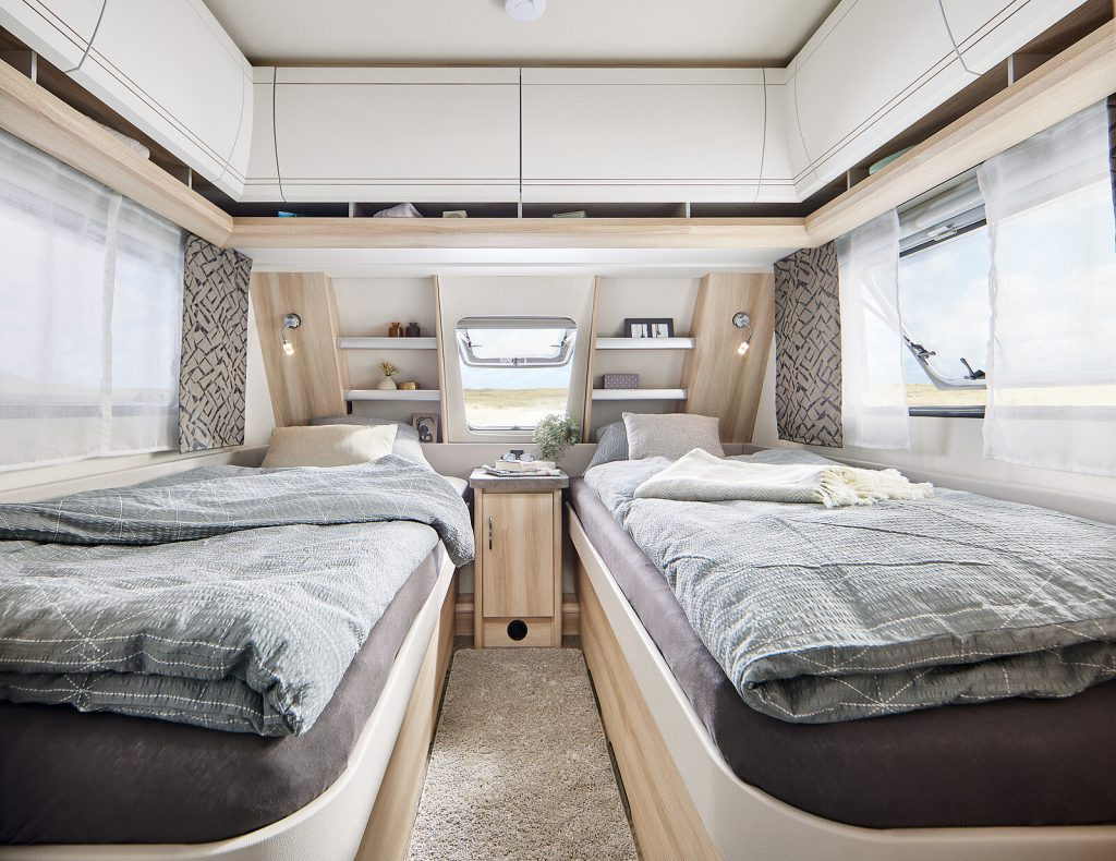 DE LUXE 515 UHL - Kamp prikolica: slika DE LUXE 515 UHL - Kamp prikolica DE LUXE 515 UHL - Kamp prikolica: slika DE LUXE 515 UHL - Kamp prikolica