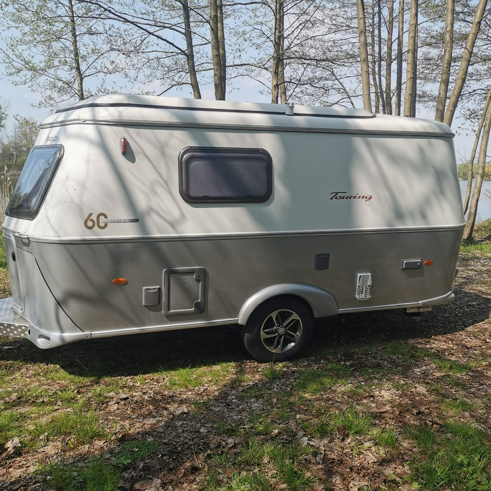 Eriba Triton 430 60 Jahre Edition 2022 - Kamp prikolica: slika Eriba Triton 430 60 Jahre Edition 2022 - Kamp prikolica Eriba Triton 430 60 Jahre Edition 2022 - Kamp prikolica: slika Eriba Triton 430 60 Jahre Edition 2022 - Kamp prikolica