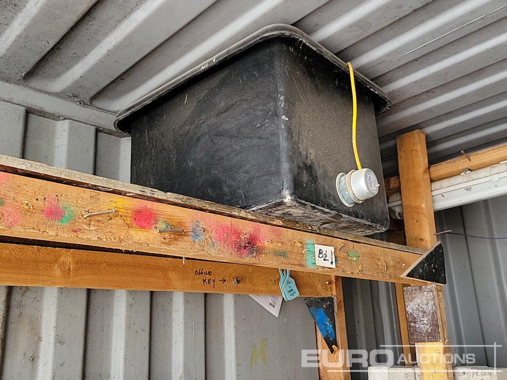 Brodski kontejner 10' x 8' Storage Container (Cannot Be Reconsigned): slika Brodski kontejner 10' x 8' Storage Container (Cannot Be Reconsigned)