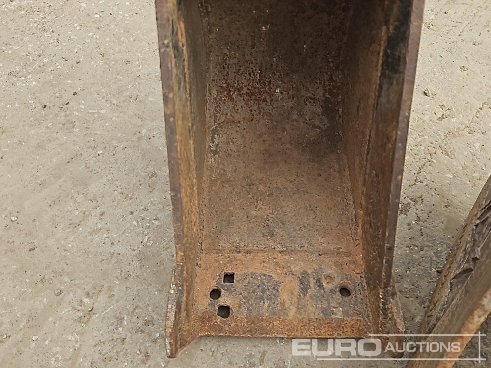 Korpa 12", 10", 10", 10", 10" Digging bucket 25mm Pin to suit Mini Excavator: slika Korpa 12", 10", 10", 10", 10" Digging bucket 25mm Pin to suit Mini Excavator Korpa 12", 10", 10", 10", 10" Digging bucket 25mm Pin to suit Mini Excavator: slika Korpa 12", 10", 10", 10", 10" Digging bucket 25mm Pin to suit Mini Excavator