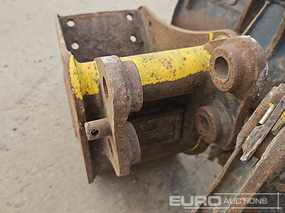 Korpa 12", 10", 10", 10", 10" Digging bucket 25mm Pin to suit Mini Excavator: slika Korpa 12", 10", 10", 10", 10" Digging bucket 25mm Pin to suit Mini Excavator Korpa 12", 10", 10", 10", 10" Digging bucket 25mm Pin to suit Mini Excavator: slika Korpa 12", 10", 10", 10", 10" Digging bucket 25mm Pin to suit Mini Excavator