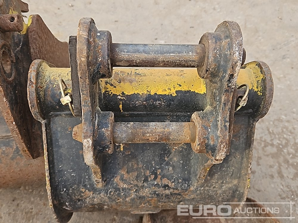 Korpa 12", 10", 10", 10", 10" Digging bucket 25mm Pin to suit Mini Excavator: slika Korpa 12", 10", 10", 10", 10" Digging bucket 25mm Pin to suit Mini Excavator Korpa 12", 10", 10", 10", 10" Digging bucket 25mm Pin to suit Mini Excavator: slika Korpa 12", 10", 10", 10", 10" Digging bucket 25mm Pin to suit Mini Excavator