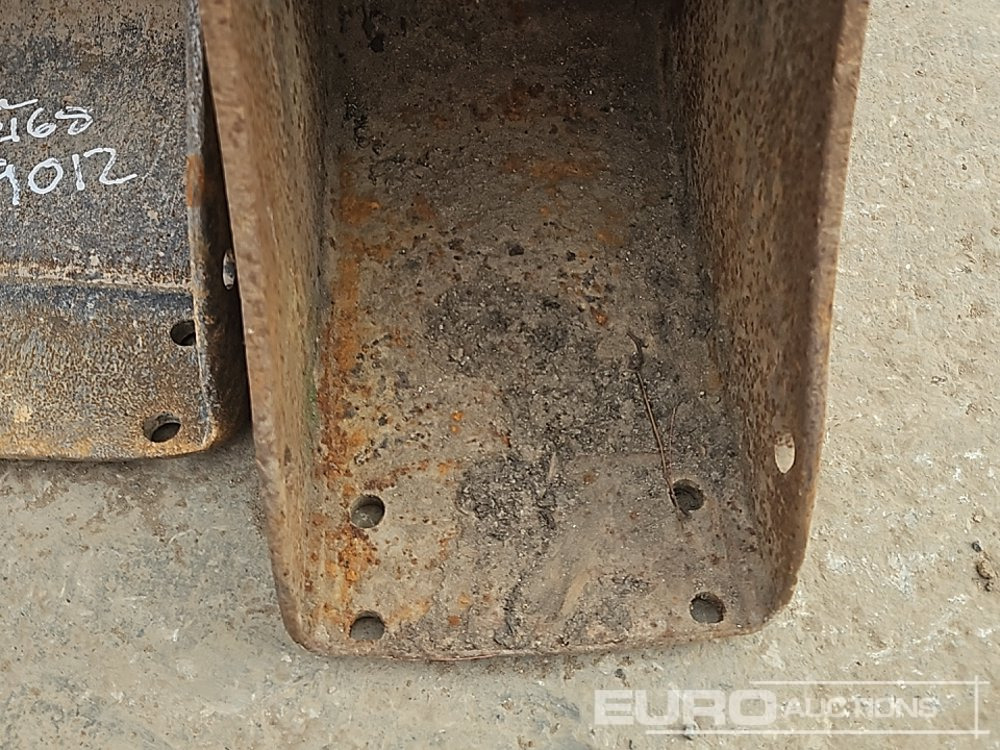 Korpa 12", 10", 10", 10", 10" Digging bucket 25mm Pin to suit Mini Excavator: slika Korpa 12", 10", 10", 10", 10" Digging bucket 25mm Pin to suit Mini Excavator Korpa 12", 10", 10", 10", 10" Digging bucket 25mm Pin to suit Mini Excavator: slika Korpa 12", 10", 10", 10", 10" Digging bucket 25mm Pin to suit Mini Excavator