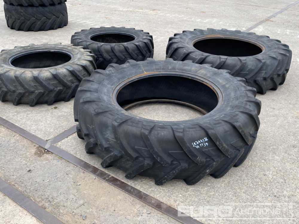18.4 R38 Michelin Tyres (2 of) & 14.9 R28 Michelin Tyres (2 of) - Guma: slika 18.4 R38 Michelin Tyres (2 of) & 14.9 R28 Michelin Tyres (2 of) - Guma 18.4 R38 Michelin Tyres (2 of) & 14.9 R28 Michelin Tyres (2 of) - Guma: slika 18.4 R38 Michelin Tyres (2 of) & 14.9 R28 Michelin Tyres (2 of) - Guma
